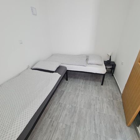 Budget Apartment Lelo Center1 Осиек Екстериор снимка